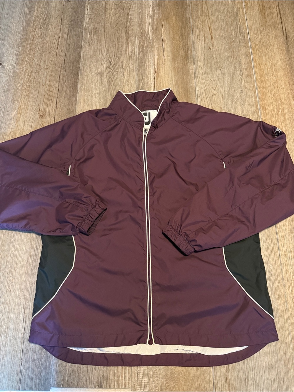 Foot Joy FJ Women’s  Plum Windbreaker Jacket with Black Contrast Panels